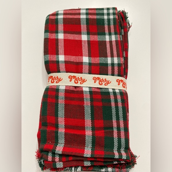 Merry Christmas Embroidered Tartan Plaid Cloth Fringe Holiday Napkins Set of 4 - Picture 2 of 5